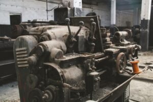 Como a umidade excessiva prejudica máquinas e equipamentos